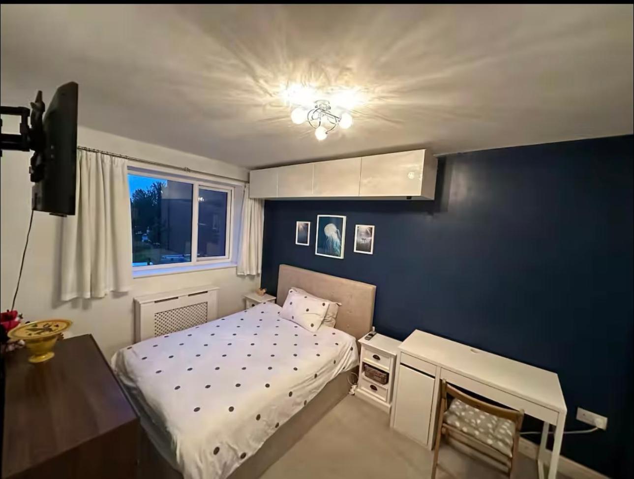 Room In ลอนดอน ภายนอก รูปภาพ